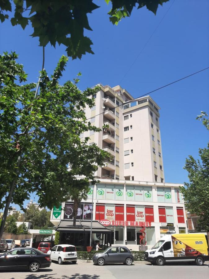 Gerald'S Central Apartments Vlorë Exterior foto