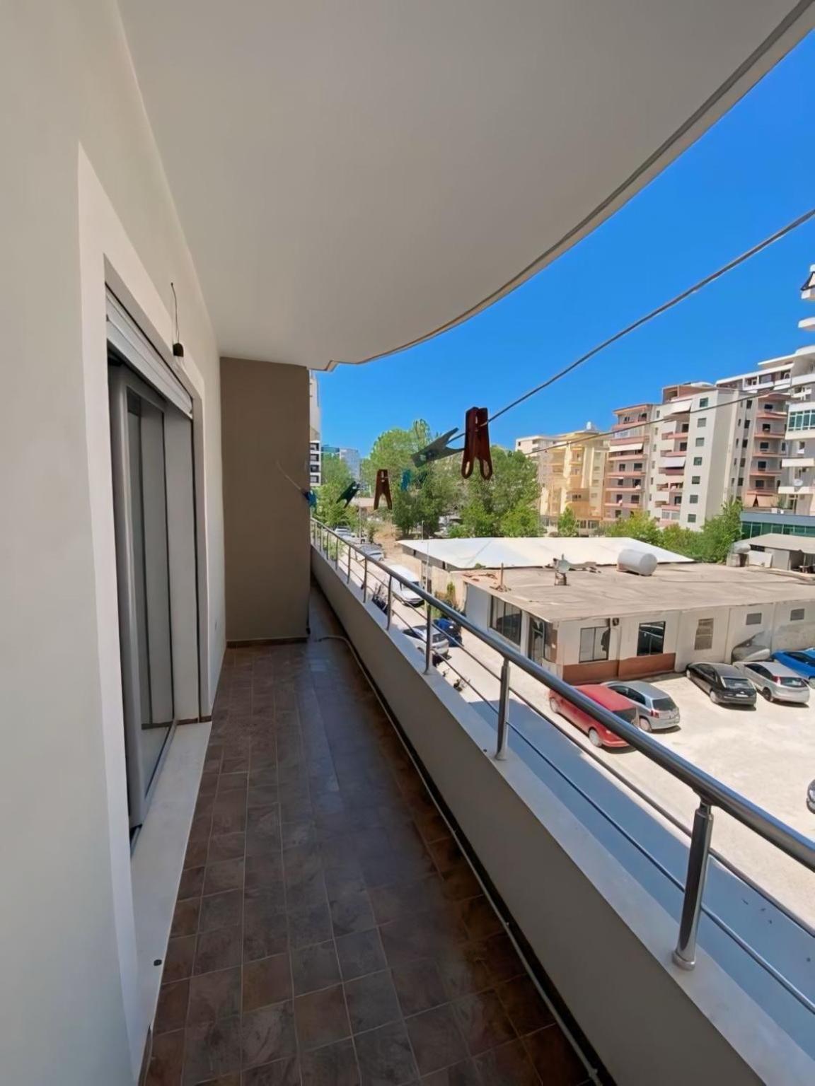 Gerald'S Central Apartments Vlorë Zimmer foto